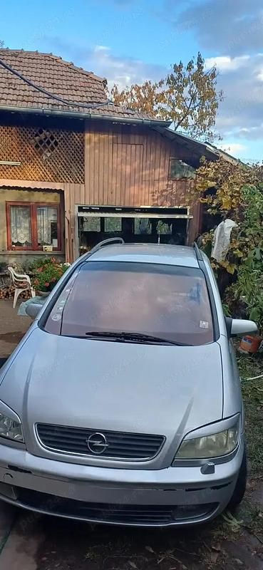 Gri Utilizat 2002 Opel Zafira Monovolum | 1.200 EUR (Super Preț) - Imagine 1/4