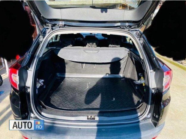 Second-hand Renault Mégane III 130 CP (95 kW) 2011 Negru Hatchback