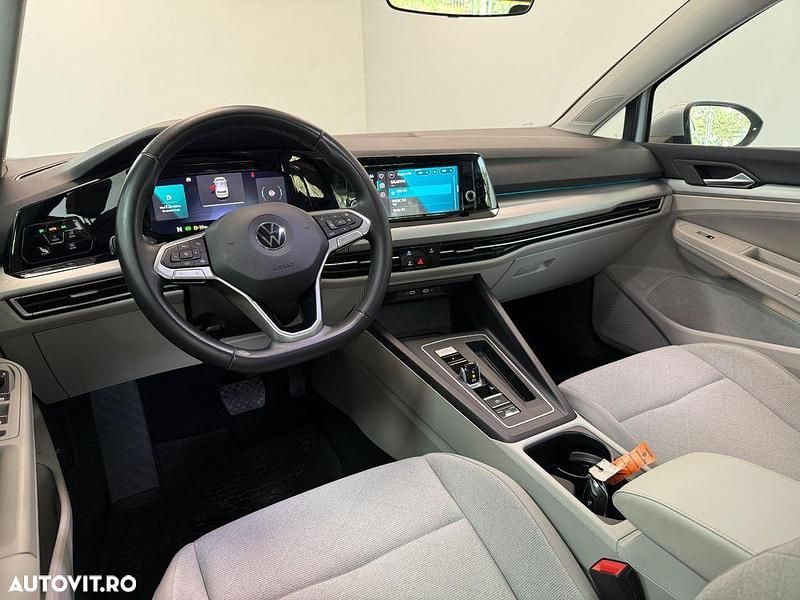 Second-hand VW Golf VII Life 150 CP (110 kW) 2021 Culoaregri Hatchback