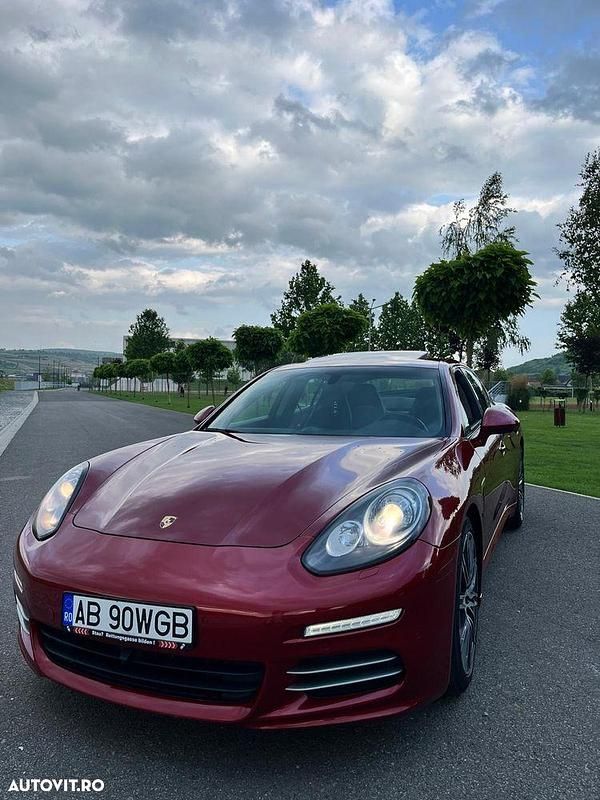 Second-hand Porsche Panamera 330 CP (242 kW) 2016 Culoarealte culori Hatchback