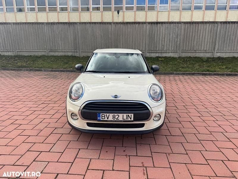 Culoarealb Second-hand 2015 Mini ONE Hatchback | 8.500 EUR (Preț OK) - Imagine 1/4