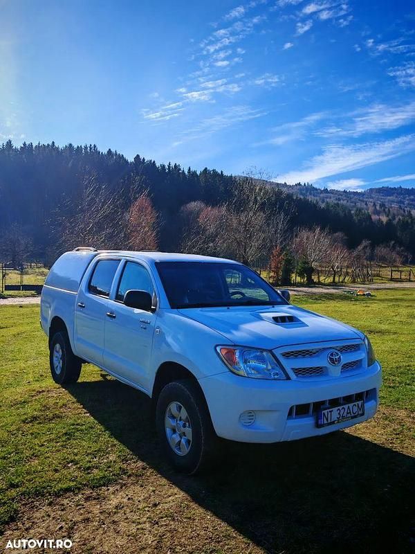 Culoarealb Utilizat 2009 Toyota HiLux Pickup | 8.300 EUR (Super Preț) - Imagine 1/4