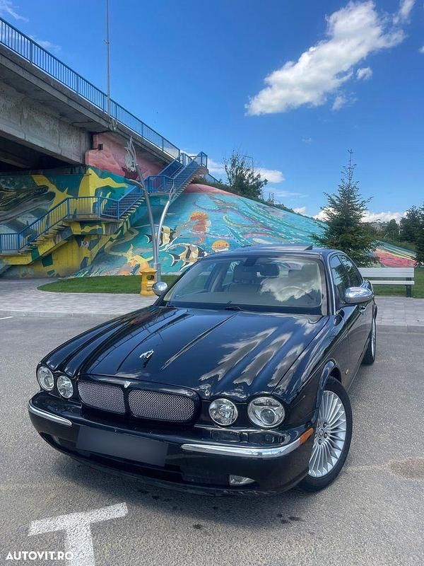 Culoarenegru Utilizat 2006 Jaguar XJ Berlinǎ | 6.900 EUR - Imagine 1/4