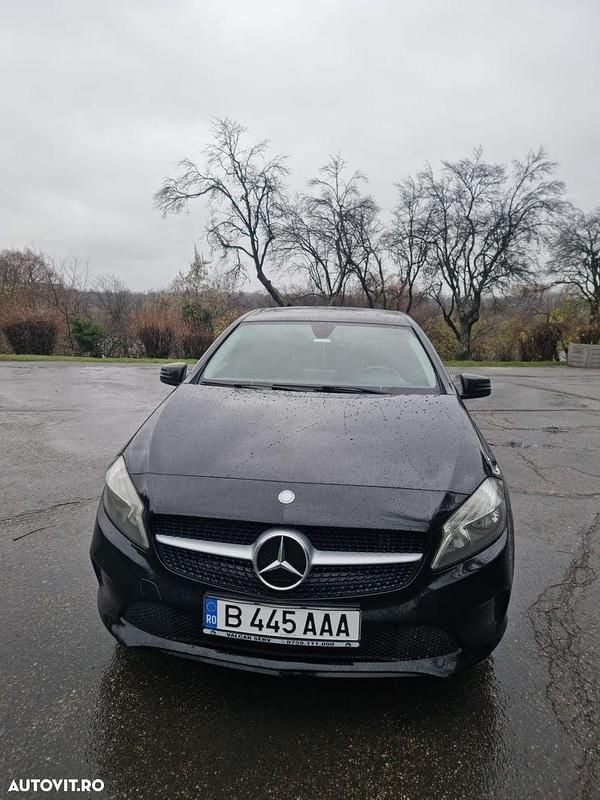 Second-hand Mercedes A160 90 CP (66 kW) 2015 Culoarenegru Hatchback