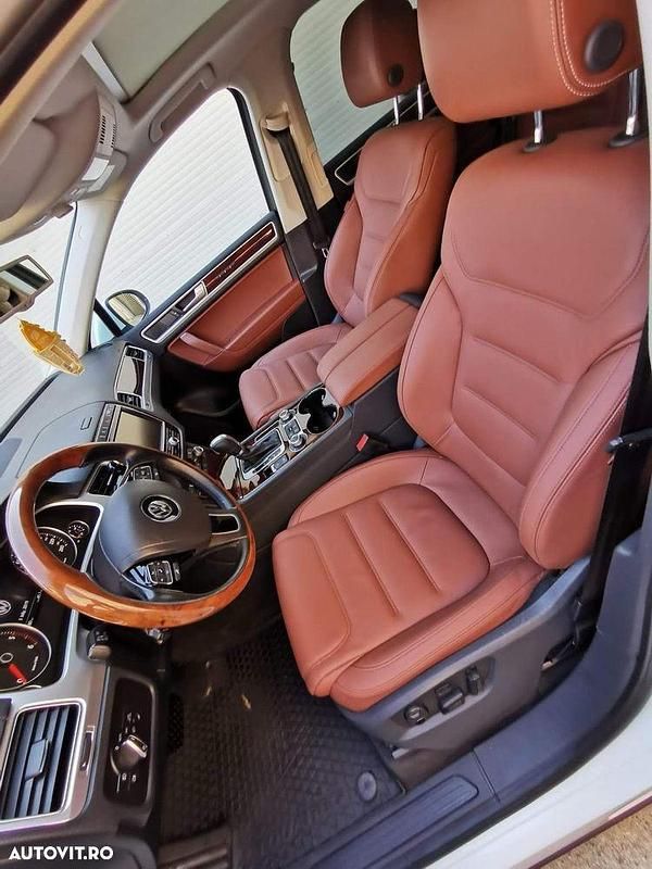 Culoarealb Utilizat 2016 VW Touareg SUV | 18.700 EUR (Preț bun) - Imagine 1/4