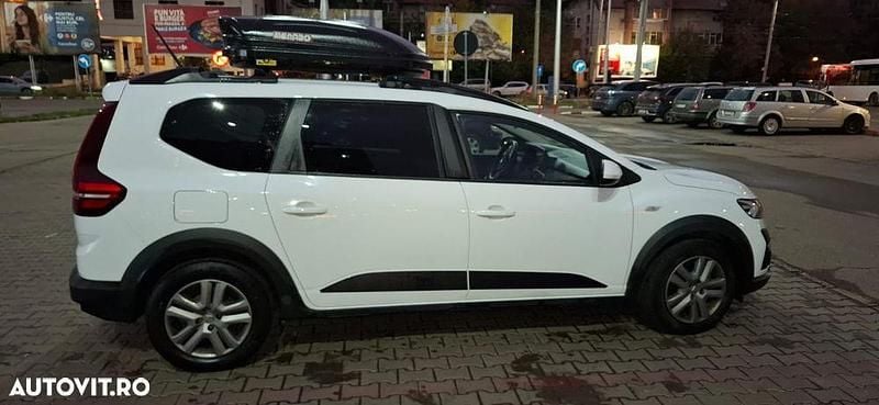 Second-hand Dacia Jogger Comfort 100 CP (73 kW) 2022 Culoarealb Monovolum