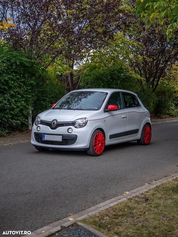 Culoarealb Utilizat 2015 Renault Twingo Dynamique Hatchback | 6.000 EUR - Imagine 1/4
