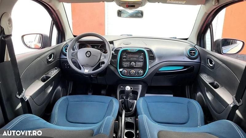 Second-hand Renault Captur Intens 90 CP (66 kW) 2015 Culoarealbastru SUV