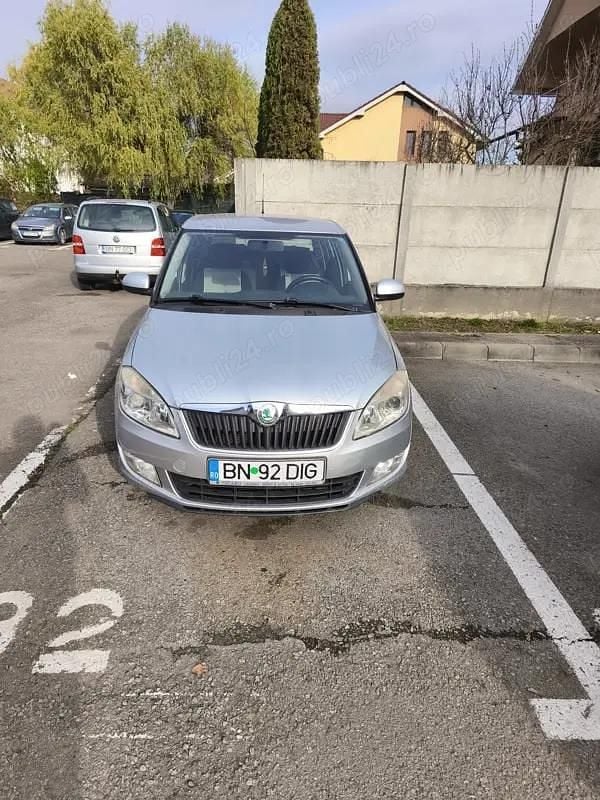 Utilizat 2011 Skoda Fabia Hatchback | 2.600 EUR (Preț bun) - Imagine 1/4