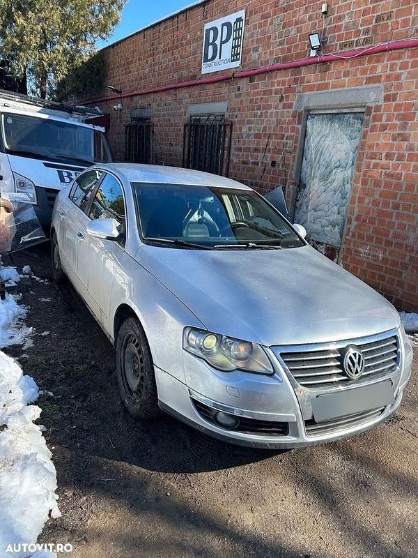 Second-hand VW Passat Comfortline 105 CP (77 kW) 2007 Culoaregri Hatchback