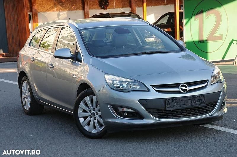 Culoaregri Utilizat 2015 Opel Astra Edition Break | 5.300 EUR (Preț OK) - Imagine 1/4