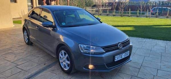 Second-hand VW Jetta 110 CP (80 kW) 2013 Alte culori Berlinǎ