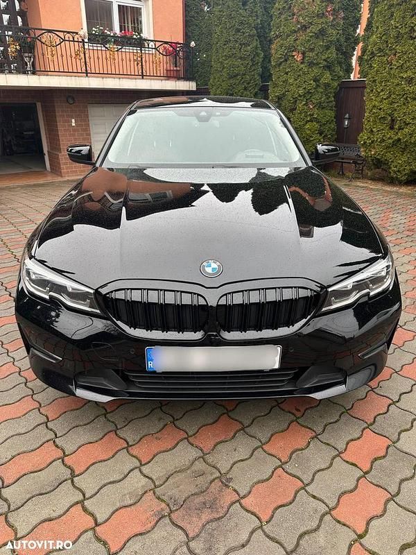 Second-hand BMW 330e 292 CP (214 kW) 2021 Culoarenegru Berlinǎ