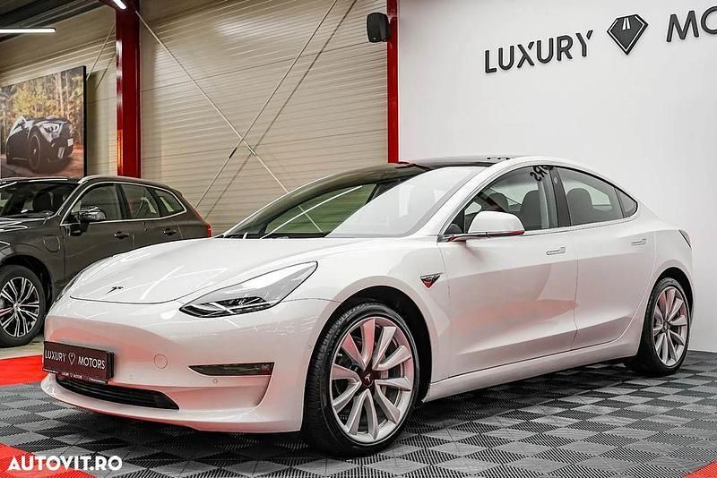 Alb Utilizat 2019 Tesla Model 3 Berlinǎ | 25.410 EUR (Preț OK) - Imagine 1/4