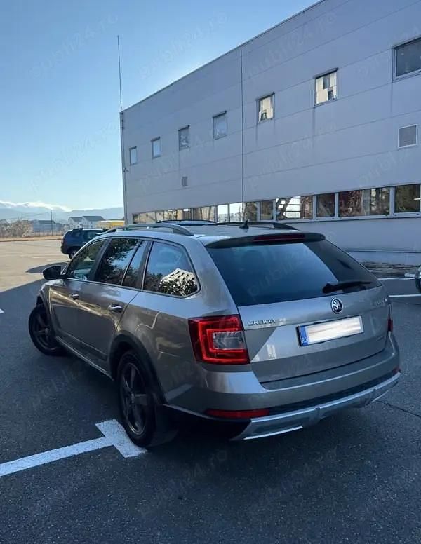Second-hand Skoda Octavia Scout 180 CP (132 kW) 2015 Galben Break