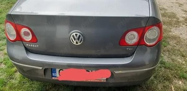 Utilizat 2005 VW Passat Berlinǎ | 2.800 EUR (Preț OK) - Imagine 1/4