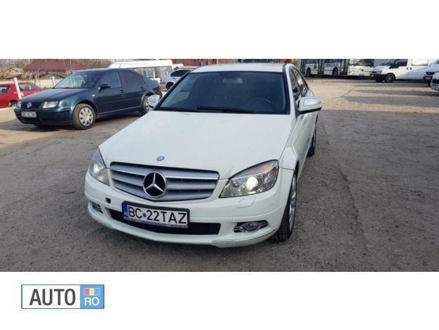 Second-hand Mercedes C220 150 CP (110 kW) 2008 Alb Berlinǎ