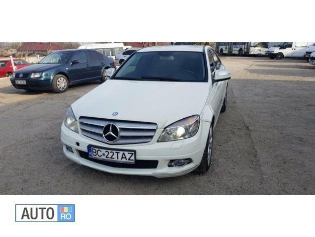 Alb Utilizat 2008 Mercedes C220 Berlinǎ | 9.000 EUR (Scump) - Imagine 1/4