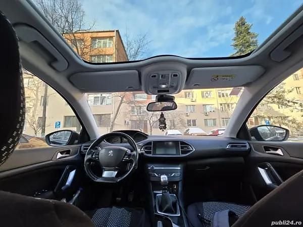 Second-hand Peugeot 308 120 CP (88 kW) 2015 Negru Hatchback