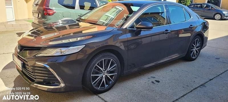 Maro Utilizat 2022 Toyota Camry Berlinǎ | 31.900 EUR (Preț OK) - Imagine 1/4