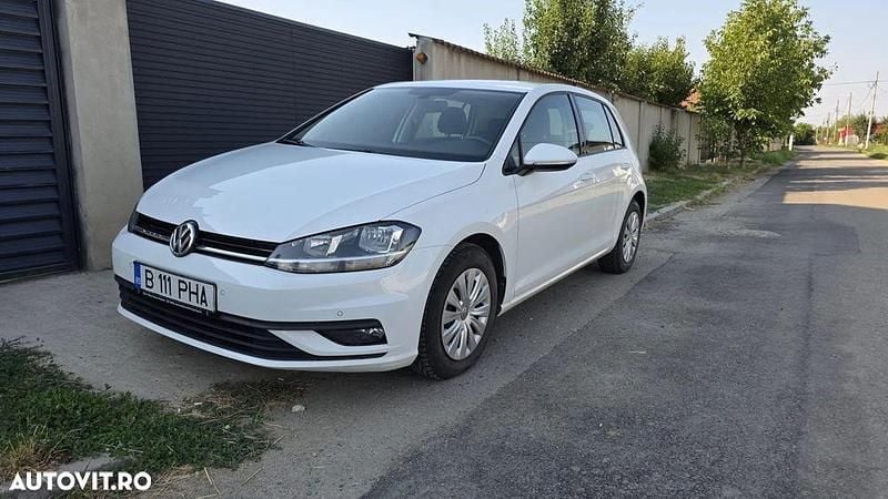 Alb Utilizat 2017 VW Golf VII Trendline Hatchback | 11.900 EUR (Preț OK) - Imagine 1/4