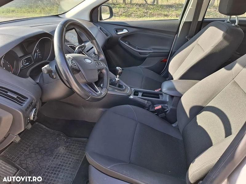 Second-hand Ford Focus 120 CP (88 kW) 2018 Culoaregri Hatchback