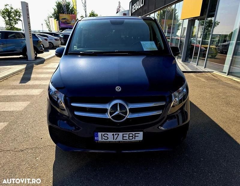 Second-hand Mercedes V250 Avantgarde 190 CP (139 kW) 2022 Albastru Monovolum