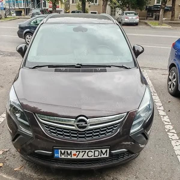 Utilizat 2012 Opel Zafira Monovolum | 4.100 EUR (Preț bun) - Imagine 1/4
