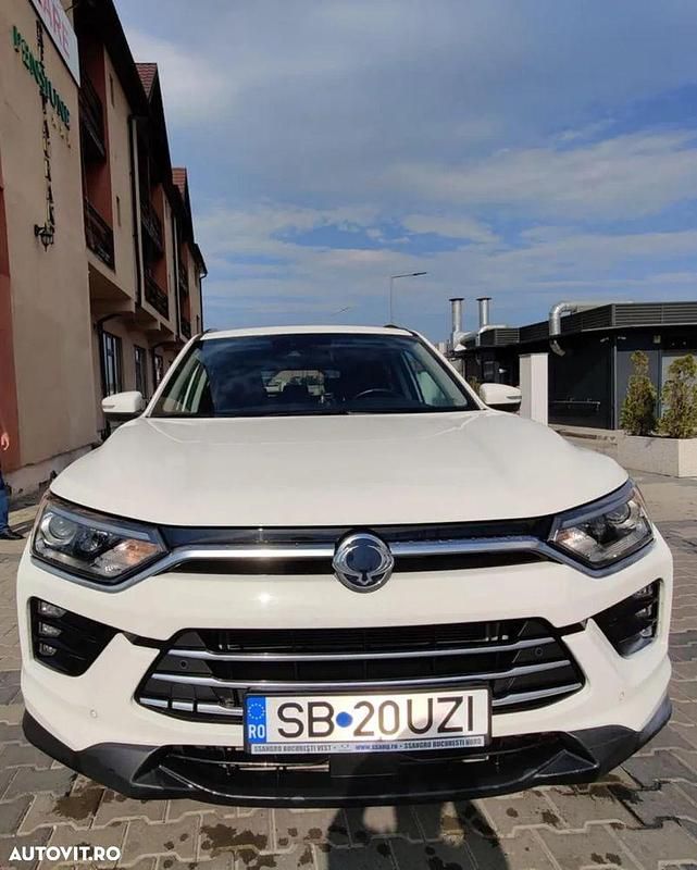 Culoarealb Utilizat 2021 Ssangyong Korando SUV | 17.300 EUR (Puțin scump) - Imagine 1/4
