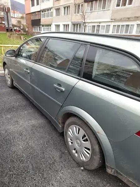 Utilizat 2005 Opel Vectra Break | 1.500 EUR (Preț OK) - Imagine 1/2