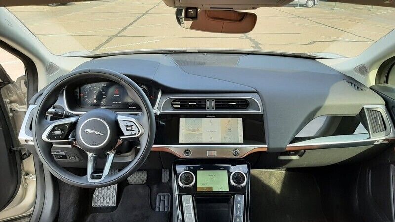 Second-hand Jaguar I-Pace SE 294 kW (400 CP) 2023 Premium: lingou (aur deschis) SUV