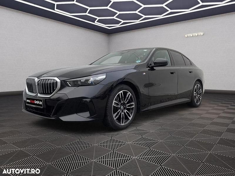 Culoarenegru Utilizat 2025 BMW 520 Comfort Edition Berlinǎ | 55.406 EUR (Scump) - Imagine 1/4