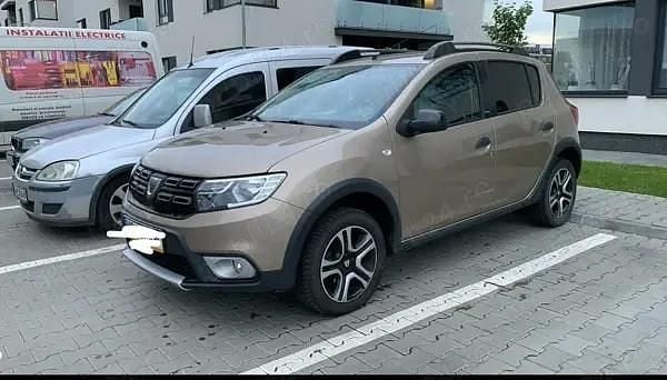 Bej Utilizat 2018 Dacia Sandero Stepway Hatchback | 7.950 EUR (Preț OK) - Imagine 1/2