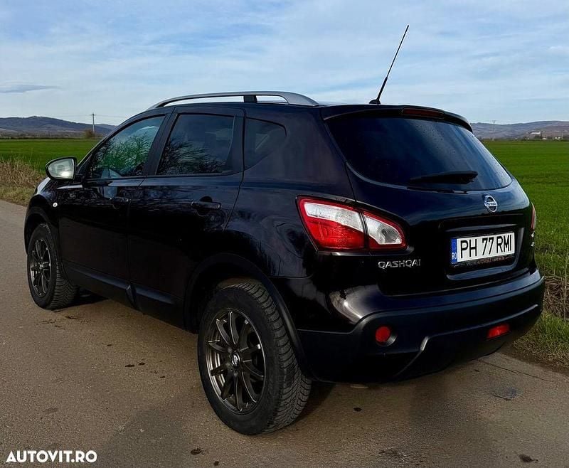 Culoarealte culori Second-hand 2011 Nissan Qashqai SUV | 5.600 EUR (Preț OK) - Imagine 1/4