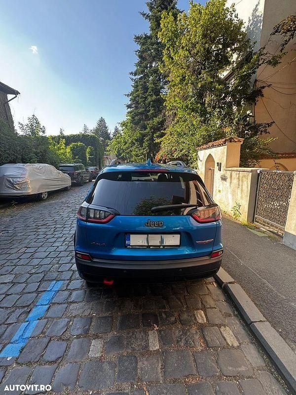 Second-hand Jeep Cherokee Trailhawk 272 CP (200 kW) 2019 Culoarealbastru SUV