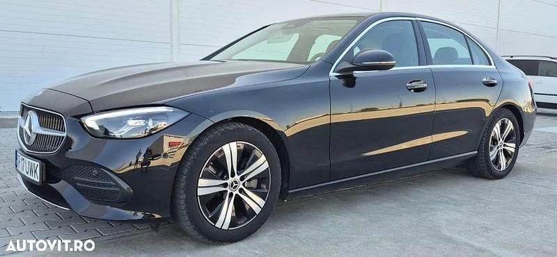 Culoarenegru Utilizat 2022 Mercedes C220 Berlinǎ | 31.500 EUR - Imagine 1/4