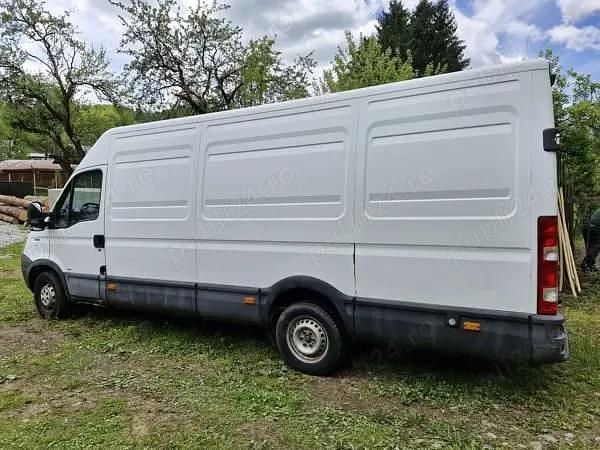 Second-hand Iveco 35.12 113 CP (83 kW) 2009 Van