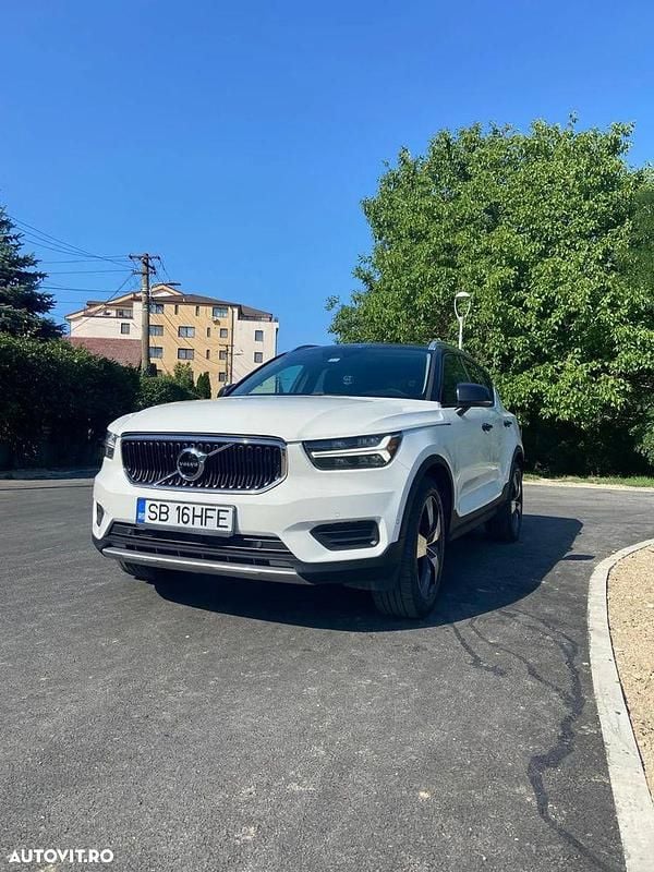 Culoarealb Utilizat 2019 Volvo XC40 Inscription SUV | 19.000 EUR (Preț bun) - Imagine 1/4