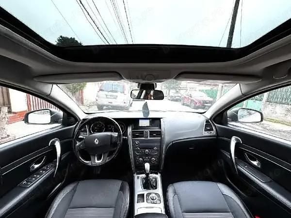 Second-hand Renault Latitude 150 CP (110 kW) 2012 Alb Berlinǎ