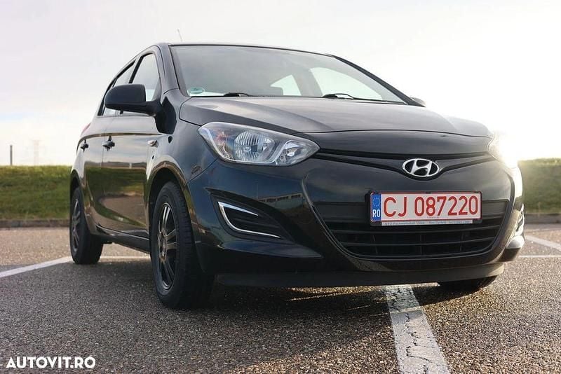 Culoarenegru Utilizat 2013 Hyundai i20 Edition | 5.890 EUR (Puțin scump) - Imagine 1/4