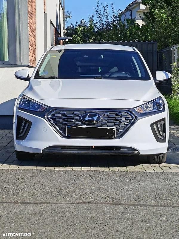Alb Utilizat 2021 Hyundai Ioniq Berlinǎ | 12.990 EUR (Super Preț) - Imagine 1/4