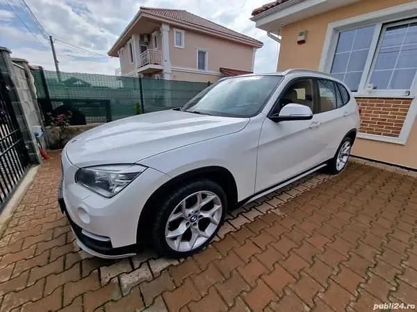 Alb Utilizat 2014 BMW X1 SUV | 11.500 EUR (Super Preț) - Imagine 1/4