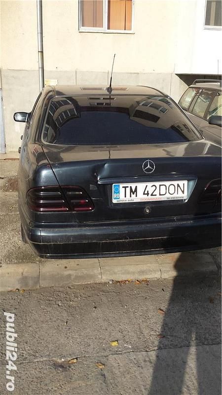 Second-hand Mercedes E200 135 CP (99 kW) 2001 Berlinǎ