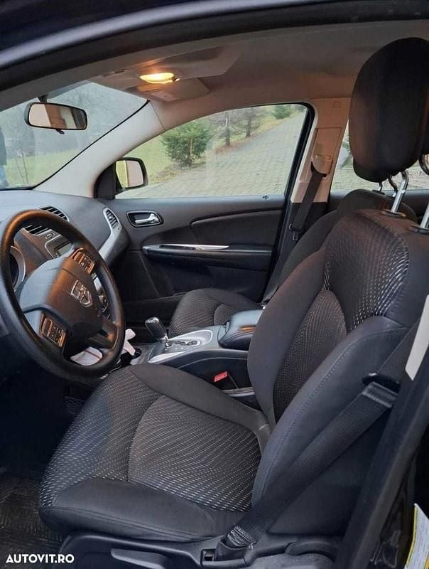Second-hand Dodge Journey 170 CP (125 kW) 2015 Culoarenegru SUV