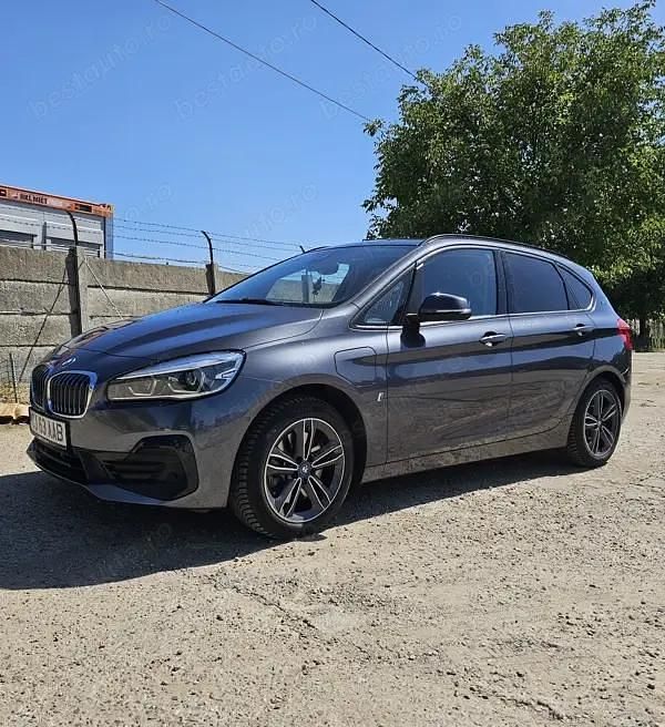 Gri Utilizat 2018 BMW 225 Hatchback | 16.380 EUR - Imagine 1/4