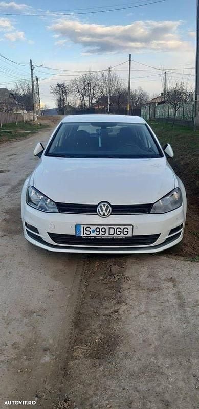Second-hand VW Golf VII Trendline 110 CP (80 kW) 2017 Culoarealb Hatchback