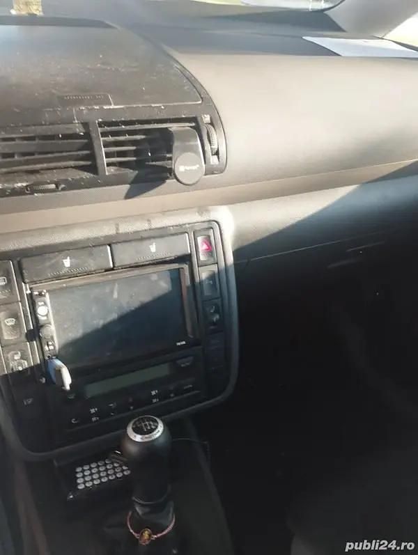 Second-hand VW Sharan 116 CP (85 kW) 2010 Monovolum