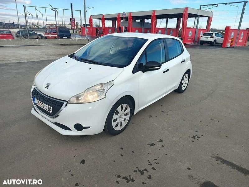 Second-hand Peugeot 208 Access 68 CP (50 kW) 2014 Culoarealb Hatchback