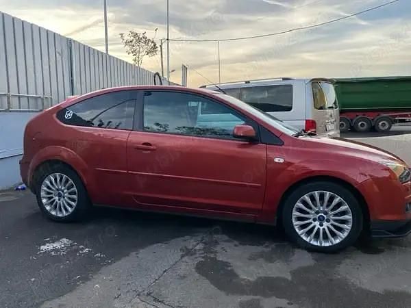 Portocaliu Second-hand 2007 Ford Focus Coupe | 1.900 EUR (Preț OK) - Imagine 1/4