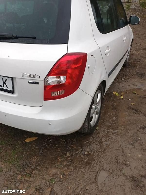 Culoarealb Utilizat 2012 Skoda Fabia Active Hatchback | 3.200 EUR (Preț OK) - Imagine 1/4
